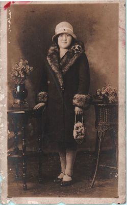 Китай. Фотографическая почтовая карточка. Размер: 13,5х8,5см.. Небольшие надрывы, частичная 