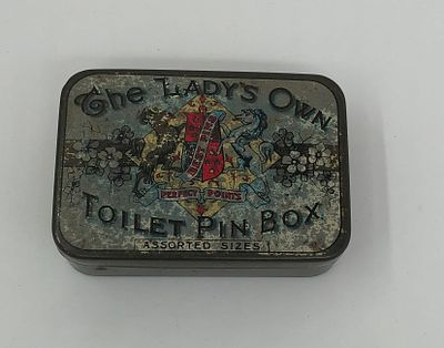 Жестяная коробка для фунта лучших булавок. Дамский собственный туалет незаменимый спутник в 