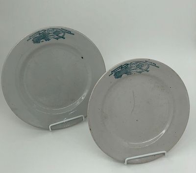 Две (2шт.) фарфоровых тарелки "Всенарпит". СССР до 1930г. Надпись: "Общественное питание под 