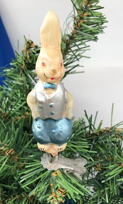 Ёлочная игрушка на прищепке "Заяц". Стекло, 1950-60гг. Размер: 11х3см. Частичная утрата краски.