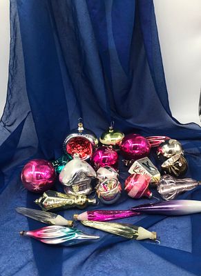 Набор из двадцати (20шт.) ёлочных украшений СССР, стекло. Размер: 8см; 7см; 6см; 15см.