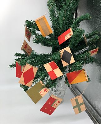 Новогодняя ёлочная гирлянда " Флажки с Советской символикой". СССР, 15шт.Артель "Бумпром". 