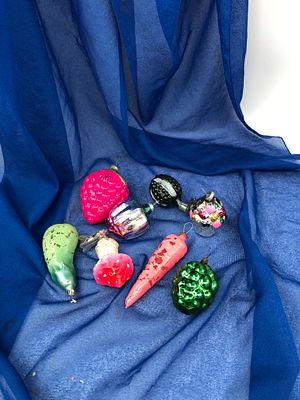 Набор из восьми ёлочных украшений (8шт.). СССР, стекло. Размер: 10,5см; 7см; 6см. 