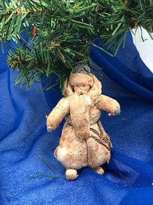 Ёлочное украшение "Дед Мороз". Вата, ткань. 1950-е гг. Размер: 11х7см.