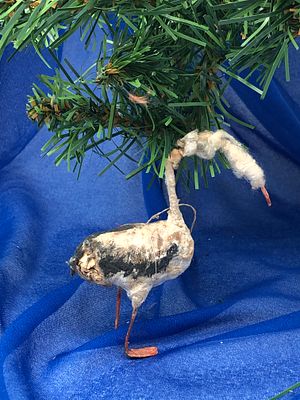 Ёлочное украшение (игрушка) "Гусь". Вата, ткань. 1950-е гг. Размер: 11х9см. Частичная утрата 