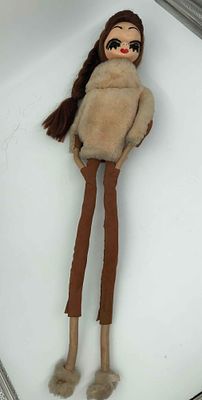 Дизайнерская кукла. Очень редкая. Курточка и сапожки из натурального меха. Лицо из пластика 