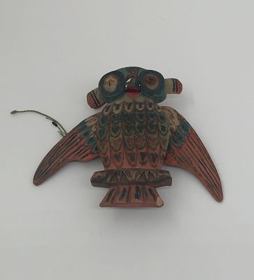 Деревянная игрушка "Сова". Начало 20 века. Если потянуть за веревочку, двигаются крылья, клюв 