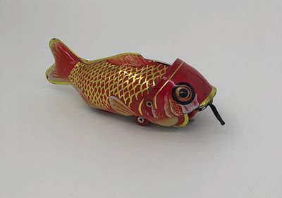 Заводная игрушка "Рыбки". Жесть. В рабочем состоянии. Длина: 16,5см, 10см.