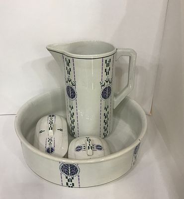 Комплект для умывания с характерным рисунком "Villeroy & Boch": Кувшин, таз, мыльница, емкость 