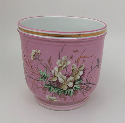 Кашпо. Фарфор Гарднера. Красная надглазурная марка 1880-1910гг.. Европа. Размер: 15х15х11см. 