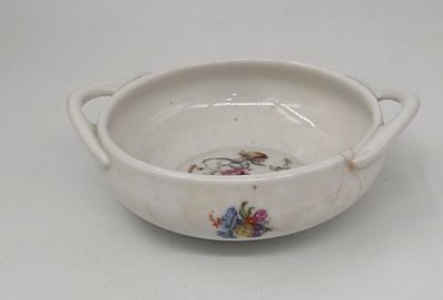 Фарфоровая креманка. Дмитровский завод Вербилки. Высота: 6см., диаметр: 11,5см. Имеется 