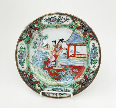 Япония. Фарфоровая тарелка "Гейши". Середина ХХв. Диаметр: 23см.
