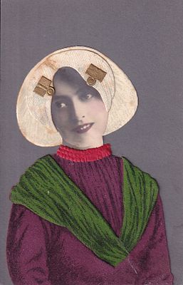 Открытое письмо "Женская головка" с аппликацией. Б.м. и г., 9 х 14 см