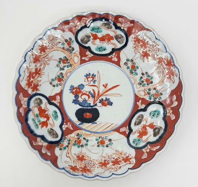 Япония. Тарелка (блюдо) с подглазурной и надглазурной росписью. Мастерские Арита. Конец XIXв. 