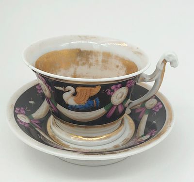 Чайная пара. Россия, 19 век. Фарфор. N.I-e. Высота: 7см, диаметр: 13,5см. Старинная 