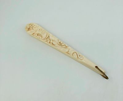 Веер. Германия 1860-1870гг. Brise. Кость, резьба. Латунная петля.. Длина: 21см.