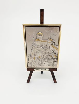 Плакетка на мольберте. Виа Н. Бонапарт. Респ. Сан-Марино. Серебро: 925 проба. Размер: 9х7см 