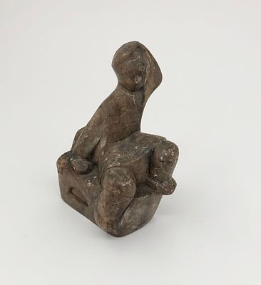 Статуэтка "Емеля на печи". Камень. Размер: 11х8,5см. Небольшие выщерблины.