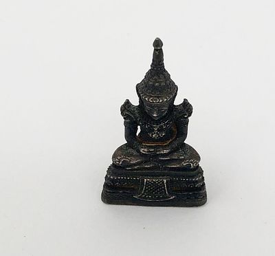 Будда "Шамянуши". Серебро, клеймо мастера. Тайланд, середина XXв. Размер: 3х1,5см.