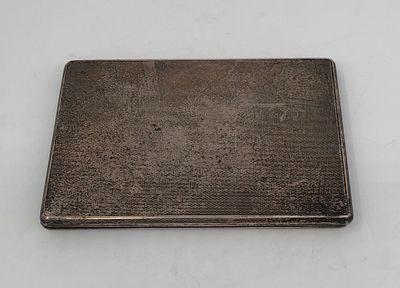 Серебряный портсигар. Мастер "M.W", проба "Лев", вес: 196 гр.. Внутри дарственная надпись. 