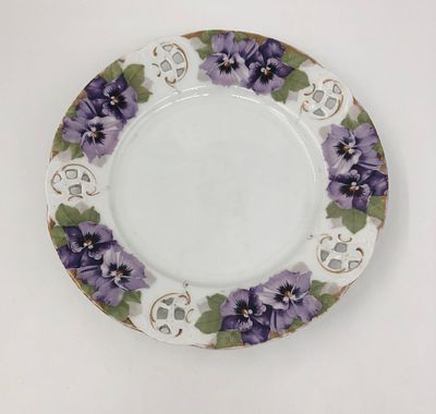 Фарфоровая тарелка с цветами. Molere Bavaria Viktoria Luise. Диаметр: 21см.