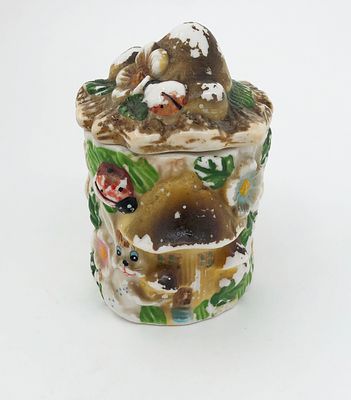 Масленка. Фарфор. Размер: 12,5х8см. Частичная утрата краски.