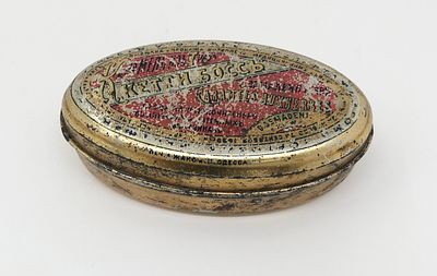 Жестяная коробка "Карамель". Фабрика "К. Кетти Босс". Одесса. Размер: 8х2,5х4,5см. Для 