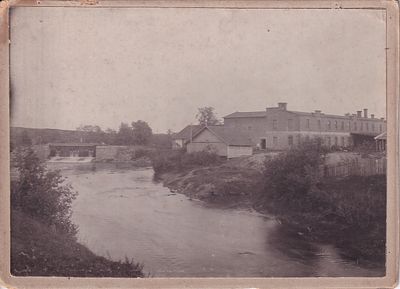 Фотография "С. Захино, река Кудка. Мельница и завод. Пушкинский р-н, Псковская обл.". Б.м. и г. 