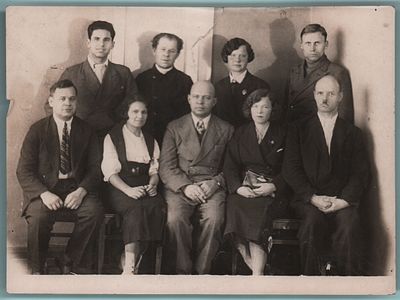 Групповое фото "Члены избирательного участка". 1927г. Размер: 15х20см. Владельческая надпись на 