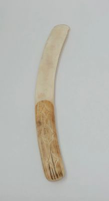 Нож для бумаги. Кость. Начало 20 века. Длина: 33,5см.