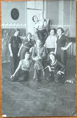 Фотография. авангард. 1936г. Театральный кружок. 13,5х8,5см. П-005