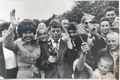 Фотография. Встреча жителей США Леонида Брежнева. 1973 г. Вашингтон. 30х39см. П-1в