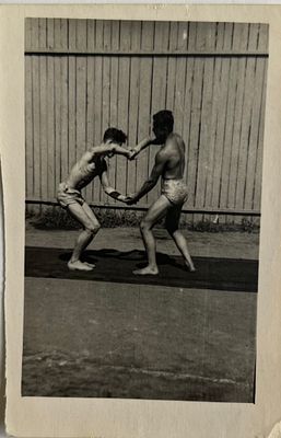 Фотография. Спорт. Гимнасты. Атлеты. 30-е гг. 9х6см. Нл-47