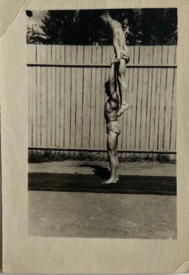 Фотография. Спорт. Гимнасты. Атлеты. 30-е гг. 9х6см. Нл-47
