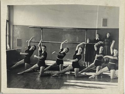 Фотография. г. Кинешма. Спорт. Гимнастика. Спортзал. 1952г. 9х12см. Нл-47