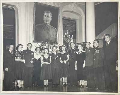 Фотография. Дипломаты и сотрудники Советского посольства в Вашингтоне. Во главе с Зарубиным 