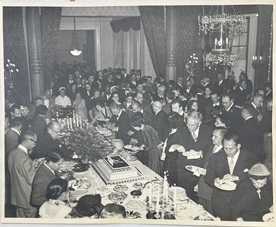 Фотография. Прием гостей в Советском посольстве в Вашингтоне. Праздничный ужин. 1950-е гг. На 