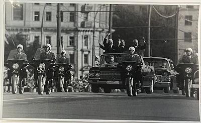 [Пражская весна] Леонид Брежнев и президент Чехословакии Людвик Свобода приветствует народ в 