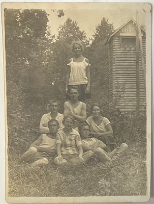 Фотография. Синяя блуза. Муздраминститут. г.Харьков. 1930г. 11,5х9см. п-05х