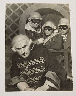 `Пиковая Дама`. Опера в 3-х действиях. (Фотоминиатюры). М.: Союзфото-Фотохудожник, 1937. `Пикова 