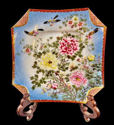 Astounding Quality Japanese Meiji Period Porcelain Plate Hand Painted. Astounding quality 