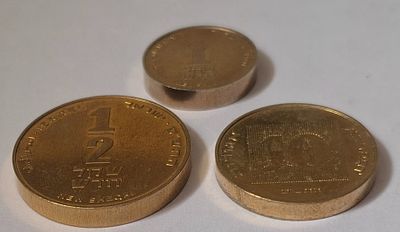 3 מטבעות - עובי כפול - סדרת מטבעות השקל . 3 מטבעות: 10 אגורות, 1/2 שקל, ו-שקל 1. מהדורה מיוחדת 