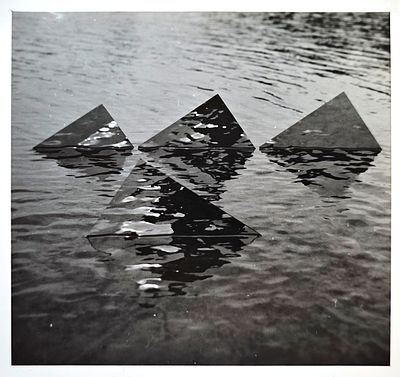 Инфанте-Арана Франсиско (род. 1943). Артефакты. Из серии &laquo;Жизнь треугольника&raquo;. 1976. 