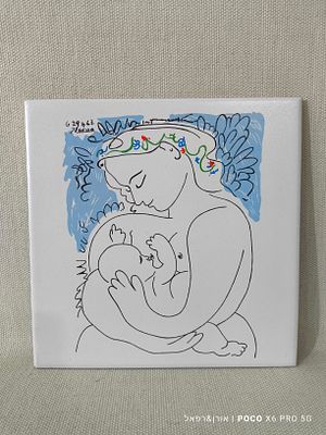 זוג פריטי נוי 
פאבלו פיקאסו אריח קרמיקה וצלחות פורצלן 
מצב מושלם 
מידות: 20×20 