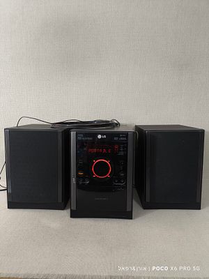 מערכת שמע lg 
רמקולים מעץ 
טייפ/דיסק/רדיו/usb 
מצב עבודה תקין 
בבדיקה הרדיו 