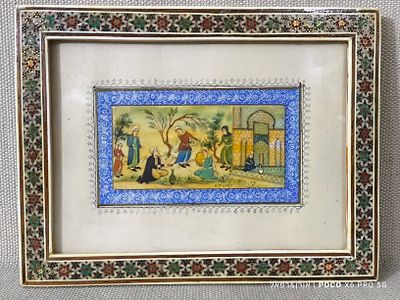 "חפלה" 
ציור יד פרסי מיניאטורי בסגנון ערבסק על חומר אורגני 
נתון במסגרת 
