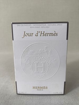 בושם Jour d'Herm&egrave;s בגרסת Eau de Parfum (EDP) מבית בית האופנה הצרפתי היוקרתי Herm&egrave;s 
מדובר בבושם 