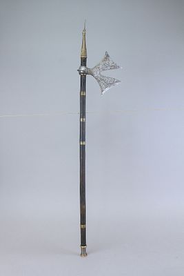 גרזו לחימה הודי מאיזור צ'וטה נוגפור בצפון מזרח הודו המאוכלס בחלקו בשבטים אבוריג'ינים מהעתיקים 