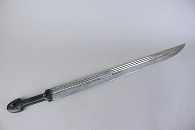 חרב QUADARRA , הגרסא ממרכז אסיה של הקאמה / קינדג'אל הקווקזי. מקובלת מאד בקירגיסטאן, דגאסטאן 