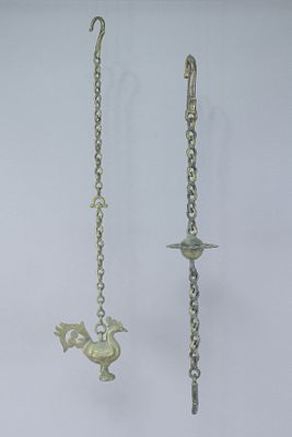 שרשראות ברונזה הודיות לתליה של מנורות או חפצים אחרים ו/או לקישוט. ברונזה עבה עם ווי תליה 